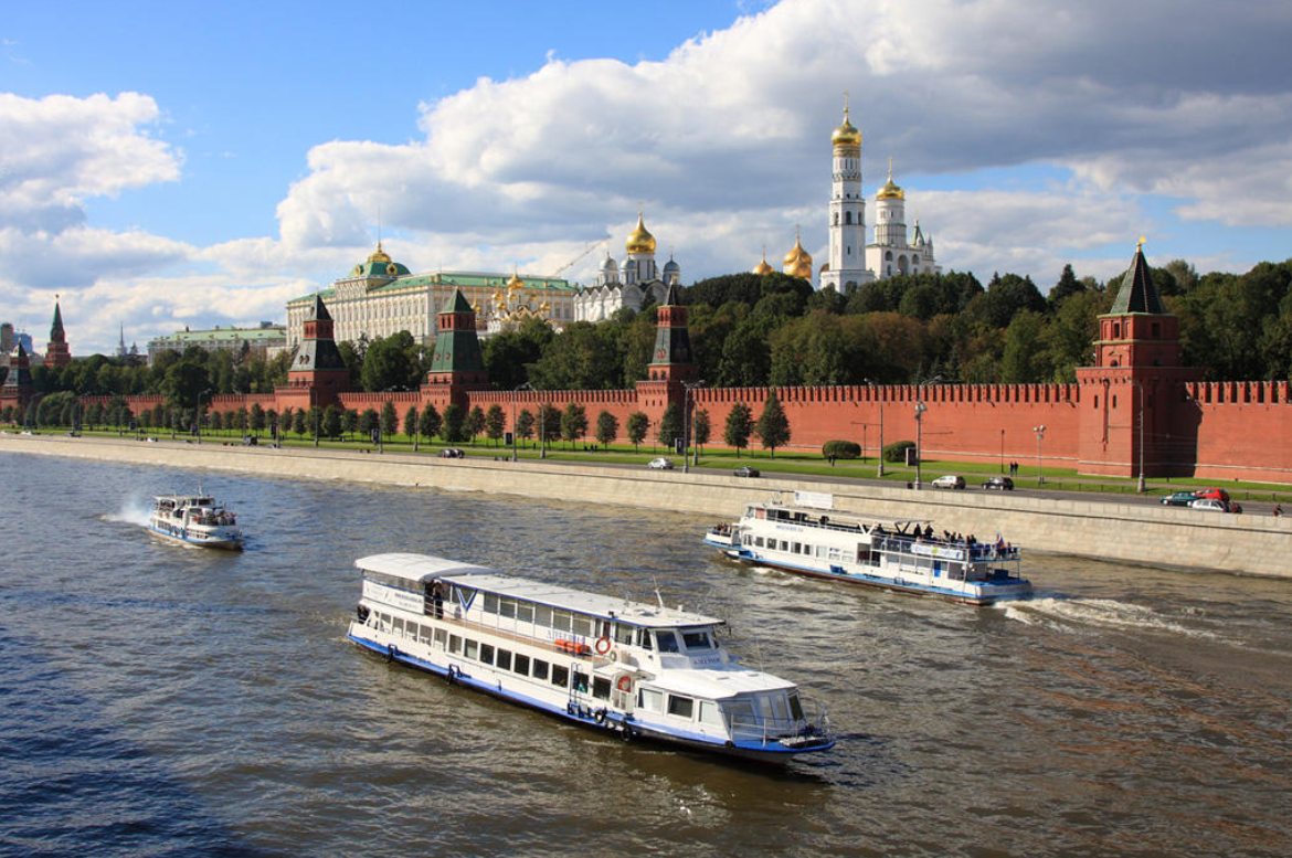 Москва река основная мысль. Реки Москвы. Река Волга в Москве. Москва река в Москве. Река Великая Москва.