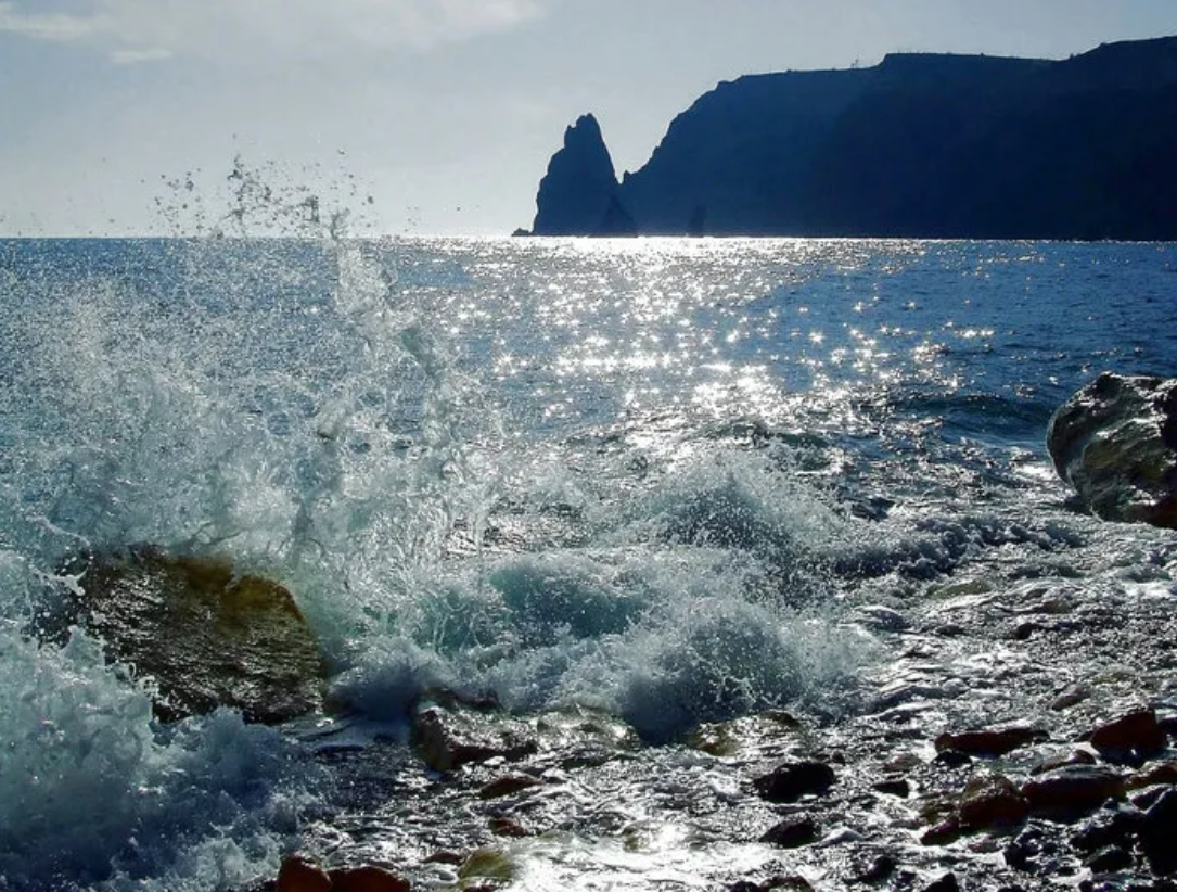 Им в морях всегда. Черное море. Море весной. Черное море весной. Черное море Крым.