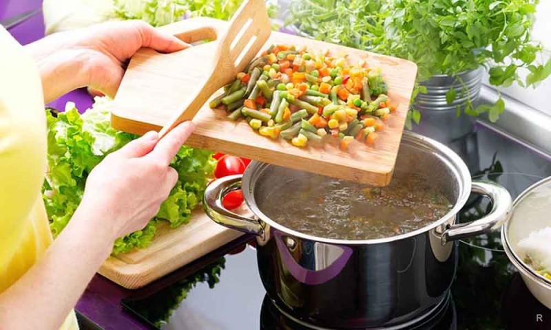 Какие знаки Зодиака не любят выполнять домашнюю работу: рассказали астрологи