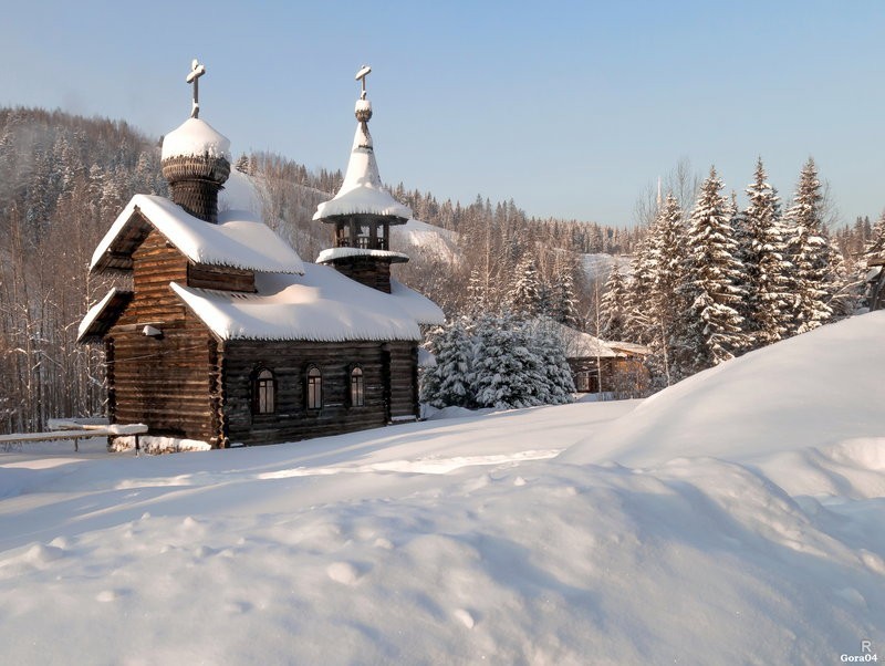 Храм зимой в деревне