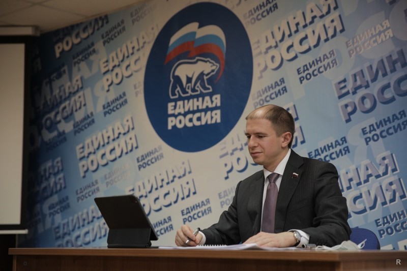 Михаил Романов провел личный прием граждан в приемной Председателя партии «Единая Россия» Д.А. Медведева в Санкт-Петербурге в онлайн-формате