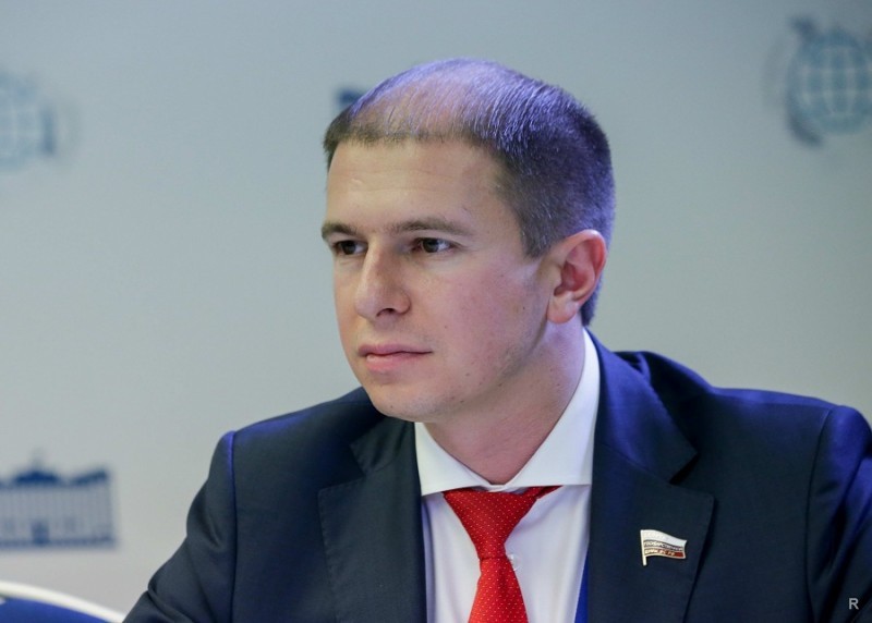 Михаил Романов высказался в поддержку решения о продлении действия просроченных паспортов и водительских прав до окончания пандемии коронавируса