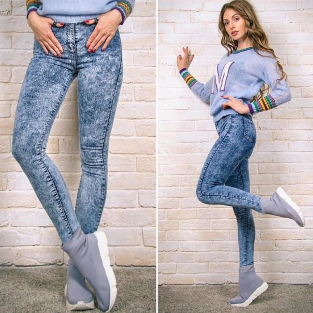 Какие модные джинсы фото. Джинсы варёнки женские 2022. Джинсы варёнки 90-х. Джинсы варенки 2023. Джинсы варёнки женские 2021.