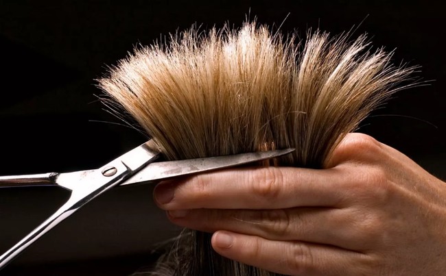 Что делать с волосами после стрижки – народные приметы