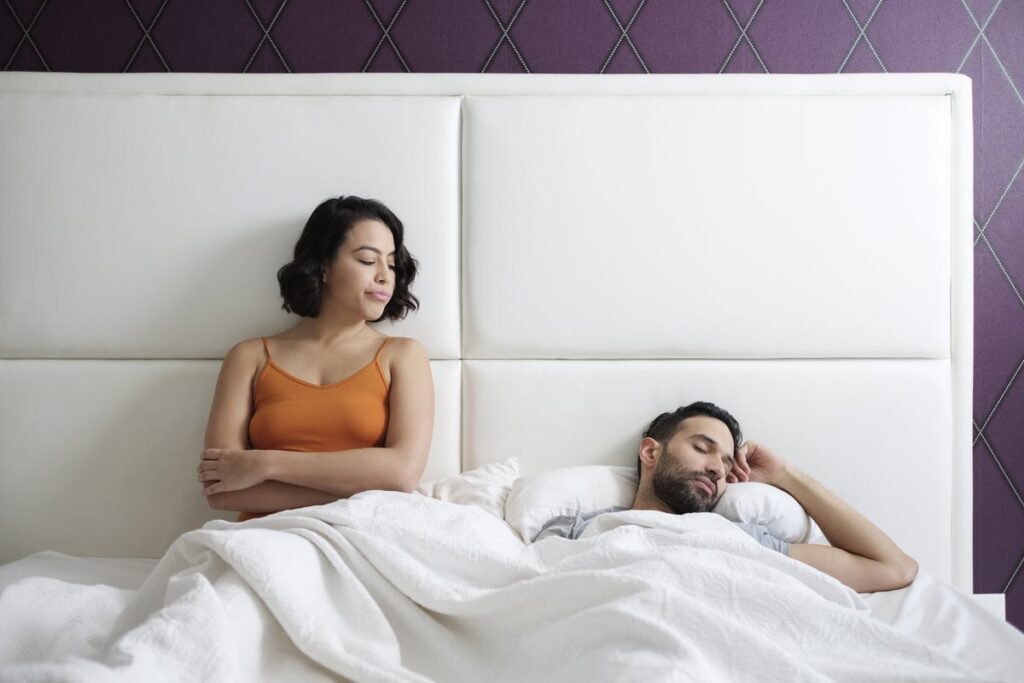 Почему нельзя спать раздельно с мужем