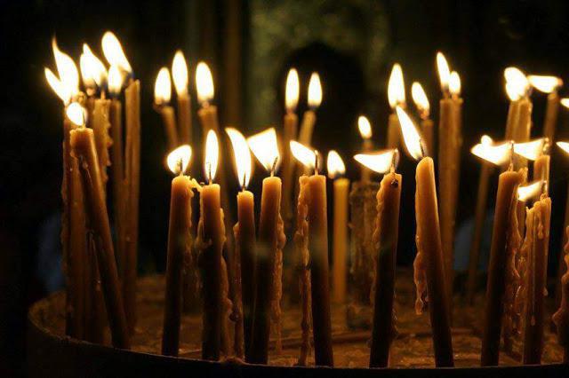 Религиозный вопрос: что делать с огарками церковных свечей дома после молитвы, очистки жилья и похорон
