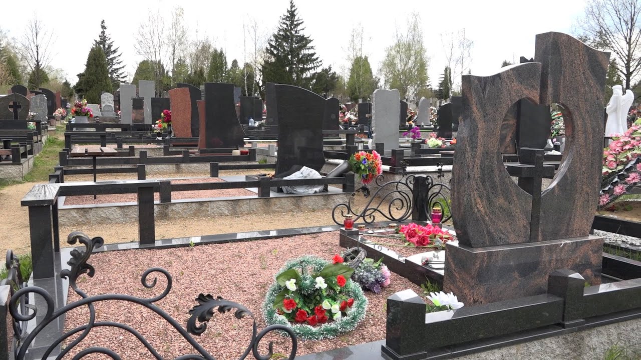 Можно ли делать фото на кладбище могилки