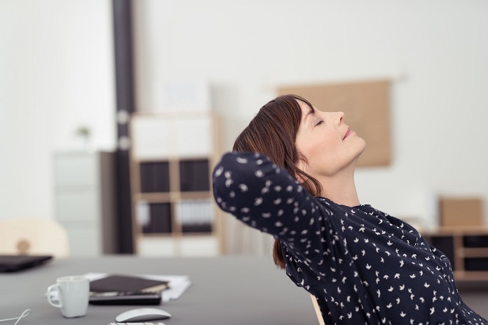 Какие полезные привычки помогут расслабиться и снять стресс в конце рабочего дня