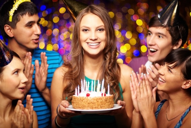 Нужно ли праздновать свой день рождения, и что в это время следует делать, чтобы привлечь удачу