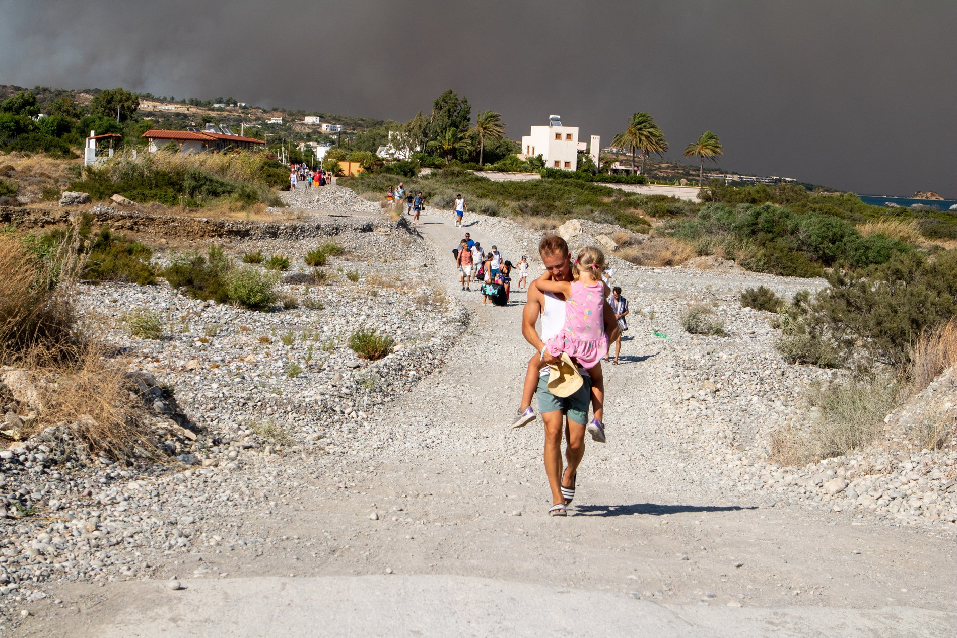 Эвакуация туристов: в каких районах Греции и Турции бушуют пожары