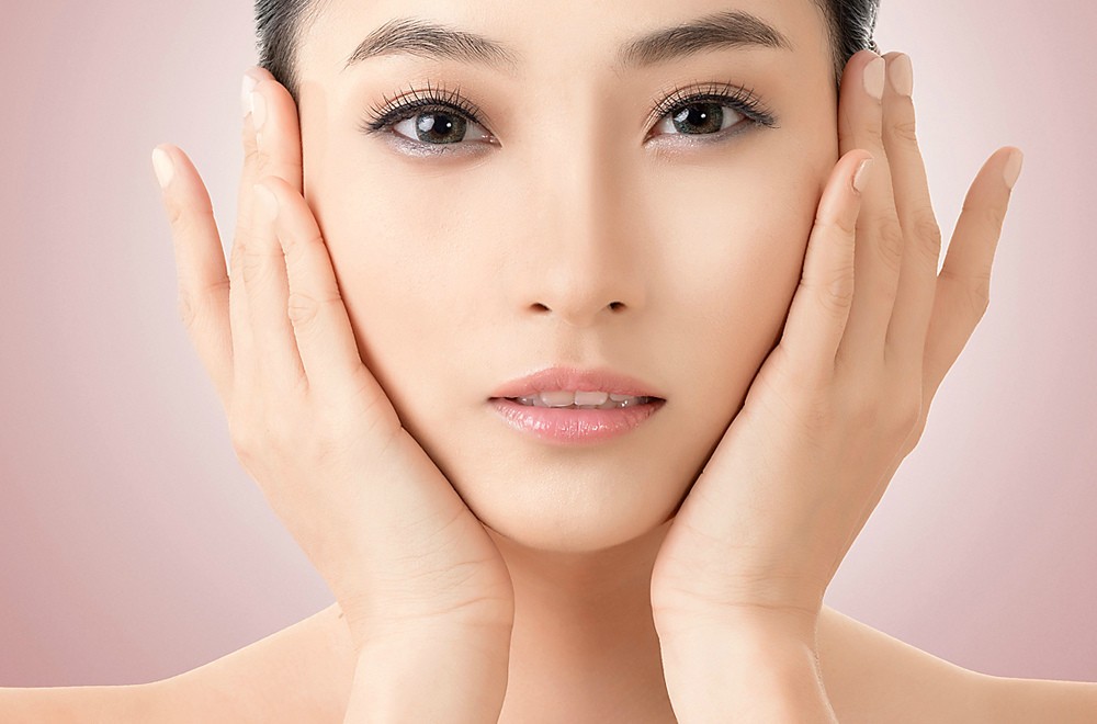 Десять этапов ухода за кожей по-азиатски: какие продукты косметологии нужно использовать