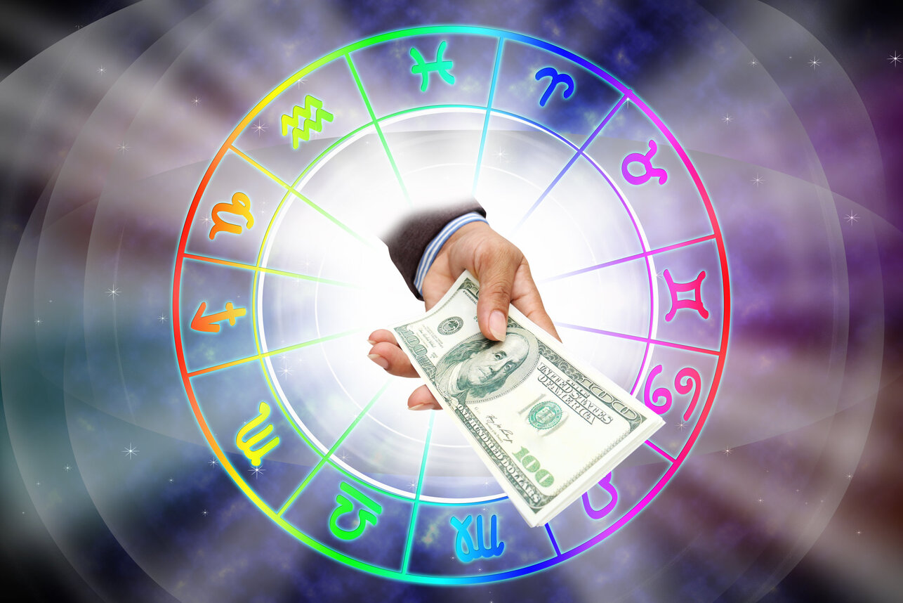 Финансовое изобилие: каким трем знакам зодиака деньги сами будут плыть в руки в сентябре 2023 года