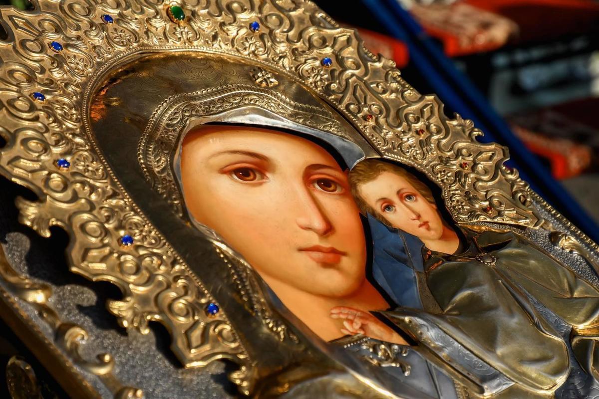 Запреты и важные дела в праздник Осенняя Казанская 4 ноября, о чем просить перед святым ликом Богородицы