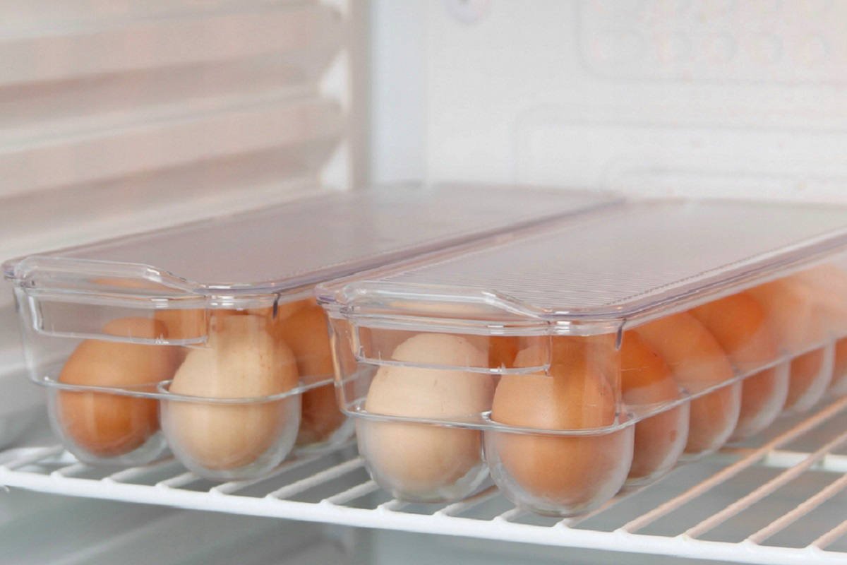 Сколько можно хранить яйца и зачем переворачивать их острой стороной вниз