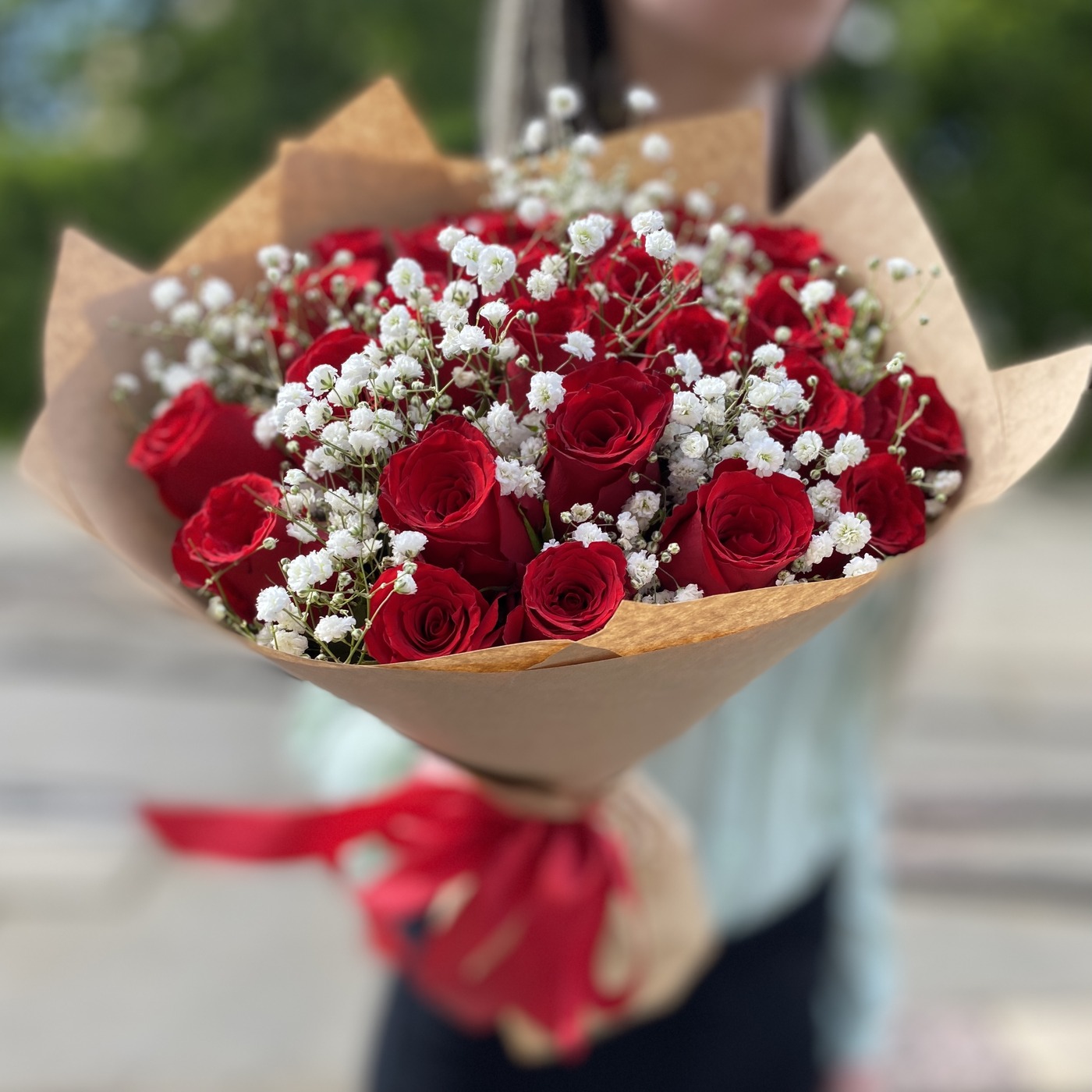 С чувством любви и благодарности: какие цветы можно дарить мужчинам на 23 февраля