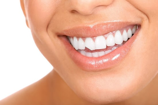 Сколы зубов: причины, виды и методы лечения