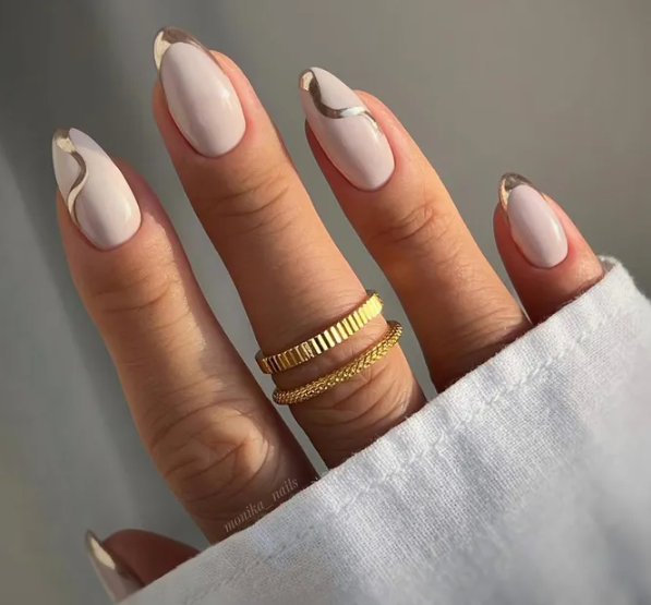 5 идей самого модного нюдового маникюра 2025 года