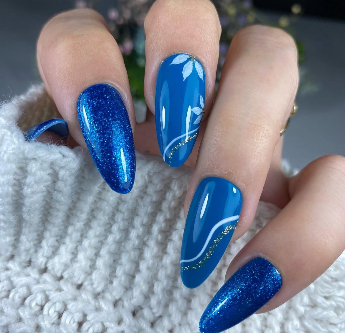 Денежный маникюр на октябрь 2025