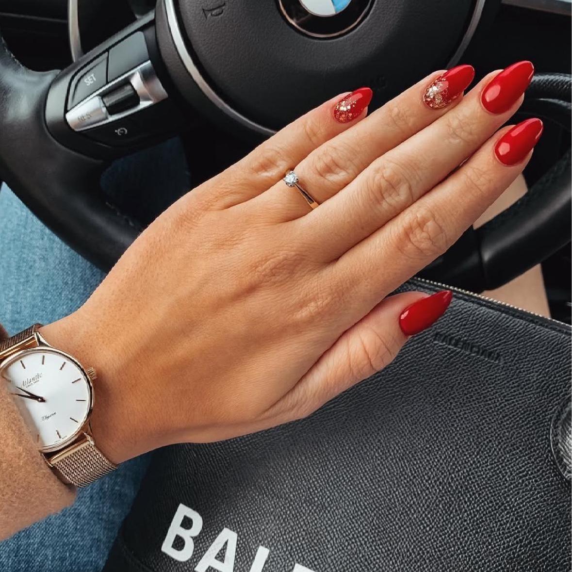 Денежный маникюр на октябрь 2025