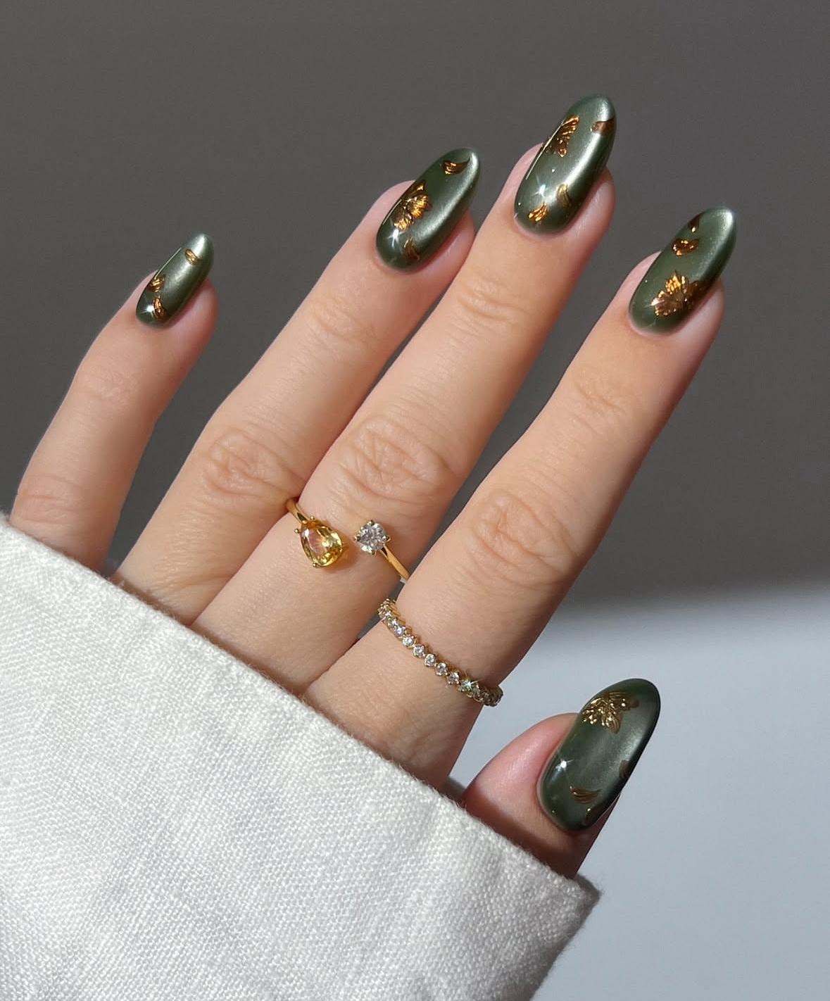 Денежный маникюр на октябрь 2025