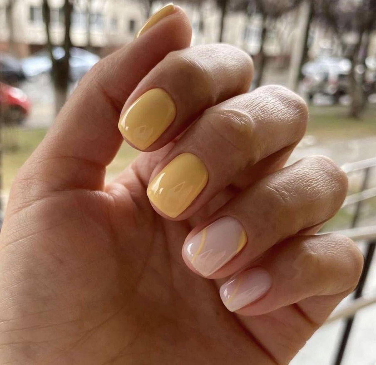 Богатая палитра: 20 самых трендовых оттенков маникюра на осень 2025