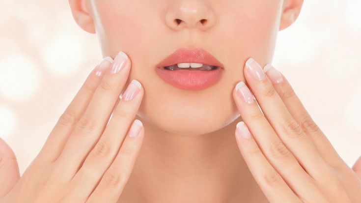 Что за тренд «это для меня», или Можно ли привлечь богатство и успех, постукивая себя по лицу и телу