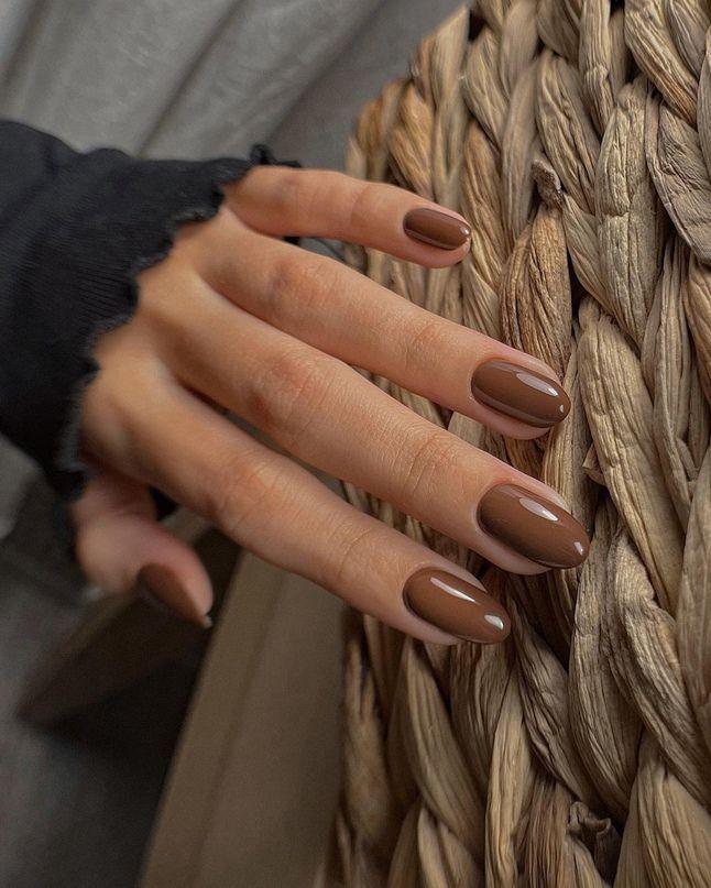 20 самых красивых идей маникюра в темных оттенках