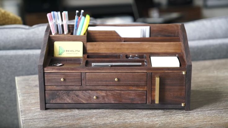 Как выбрать подарок на День учителя согласно его типажу