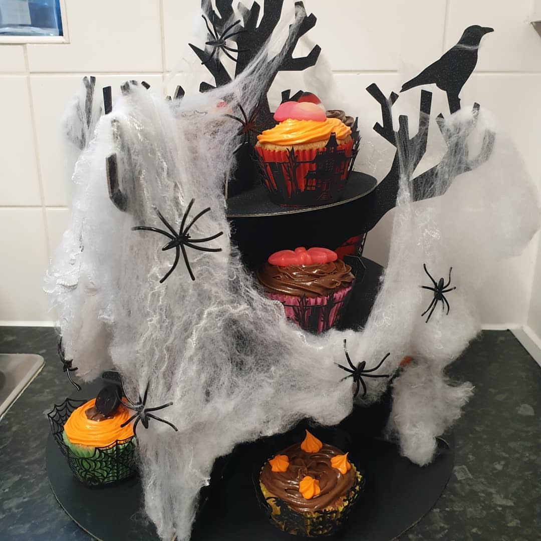 Как за час украсить дом на Хэллоуин 2025