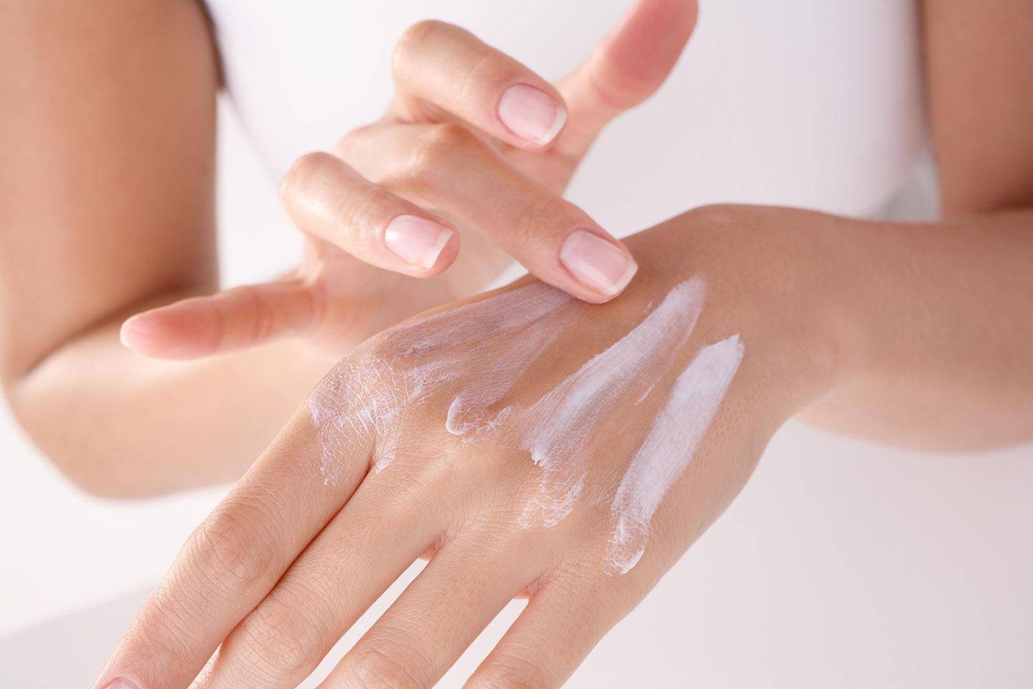 7 привычек, которые незаметно старят ваши руки