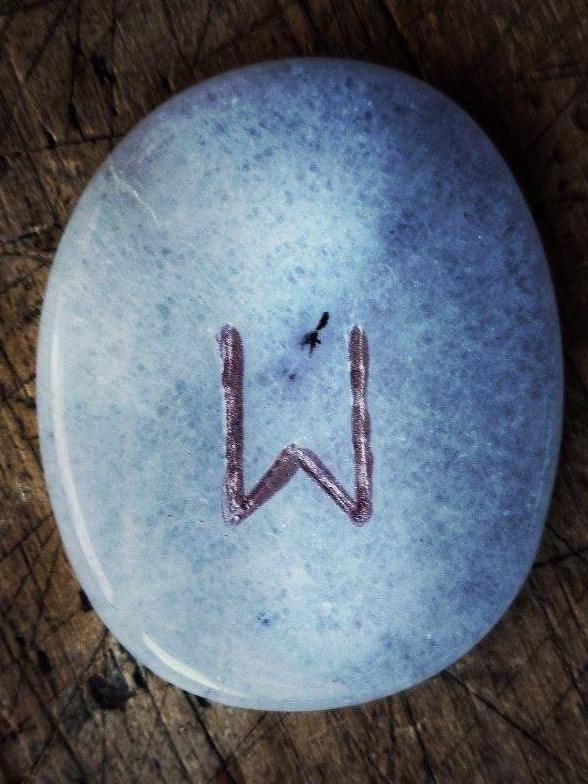 Расклад на рунах на октябрь 2025 года