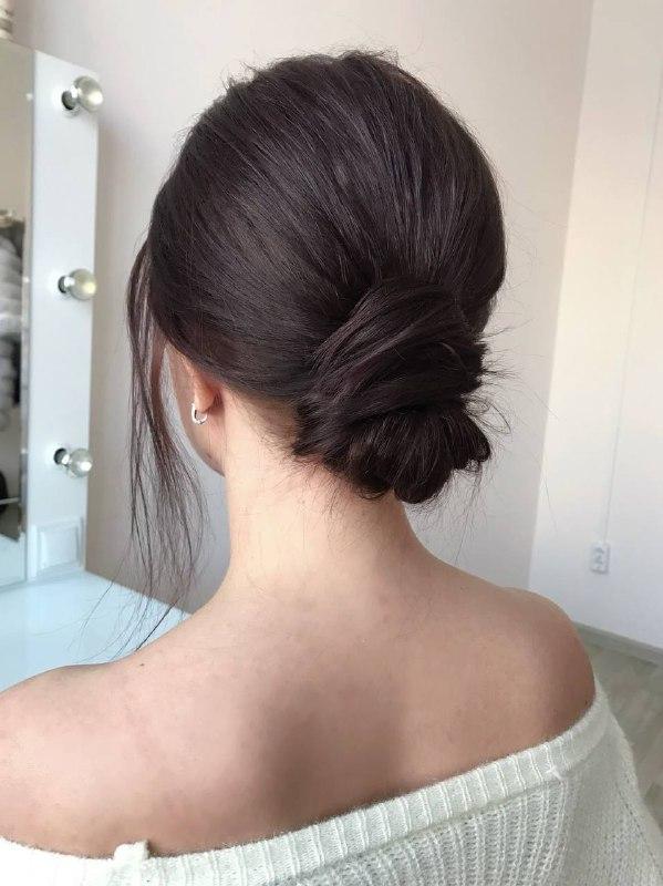 15 красивых, но не скучных причесок на осень 2025 года