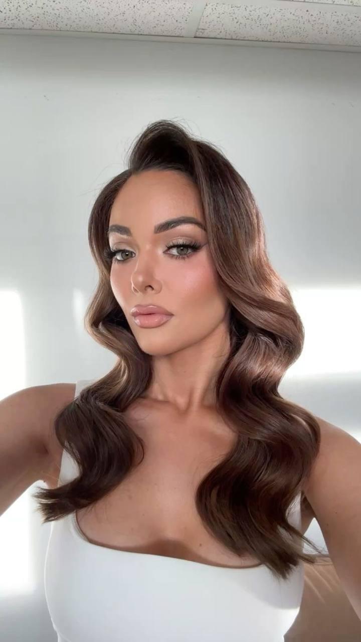 15 красивых, но не скучных причесок на осень 2025 года