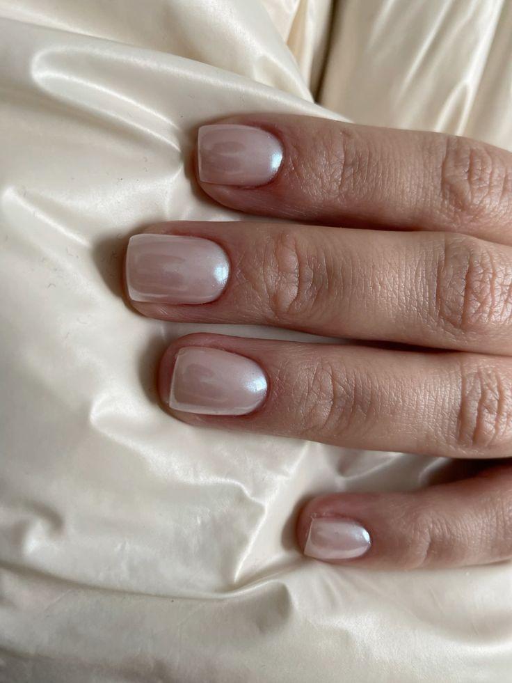 20 самых модных идей маникюра на зиму 2025–2026 года