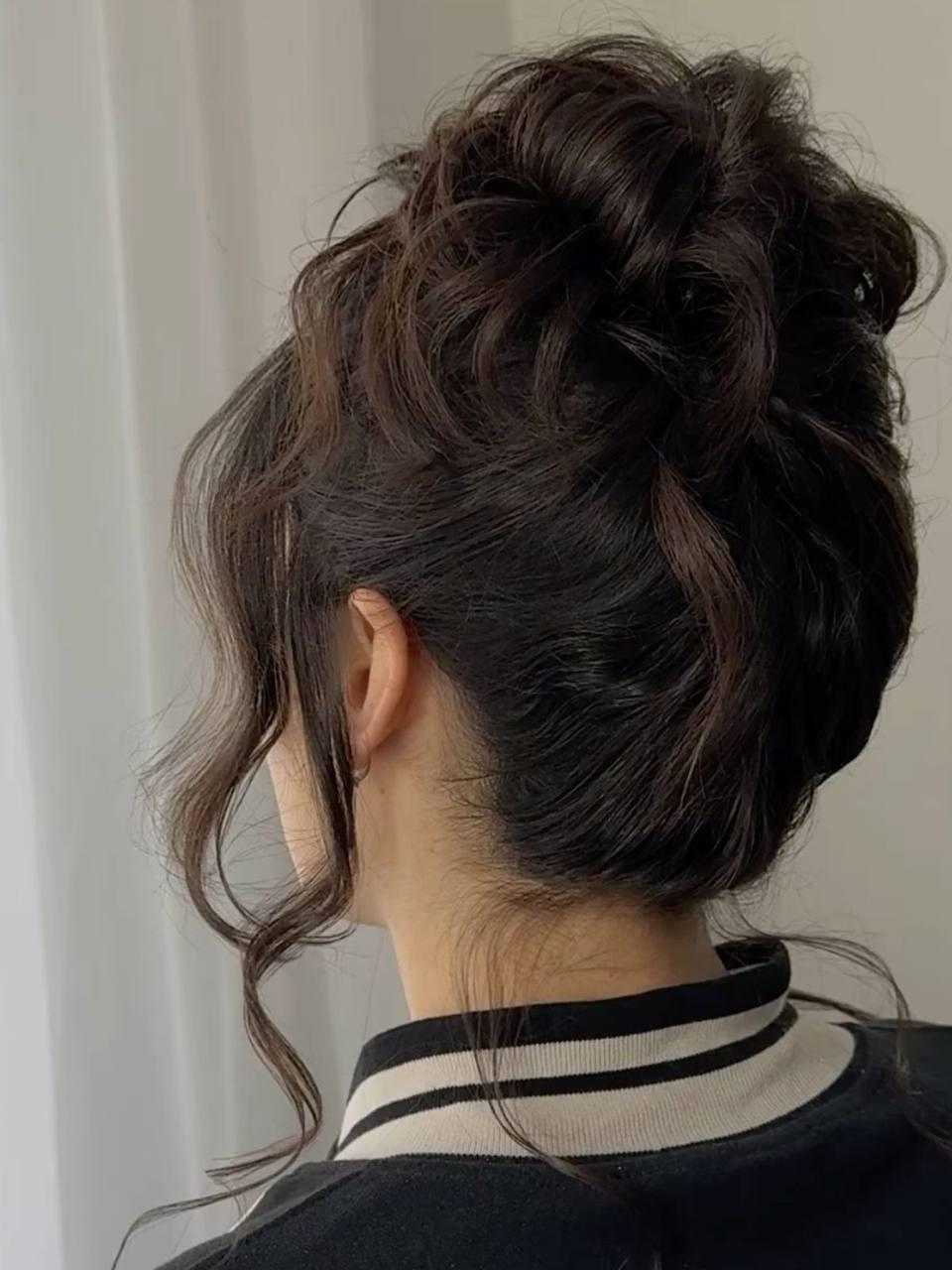 15 красивых, но не скучных причесок на осень 2025 года