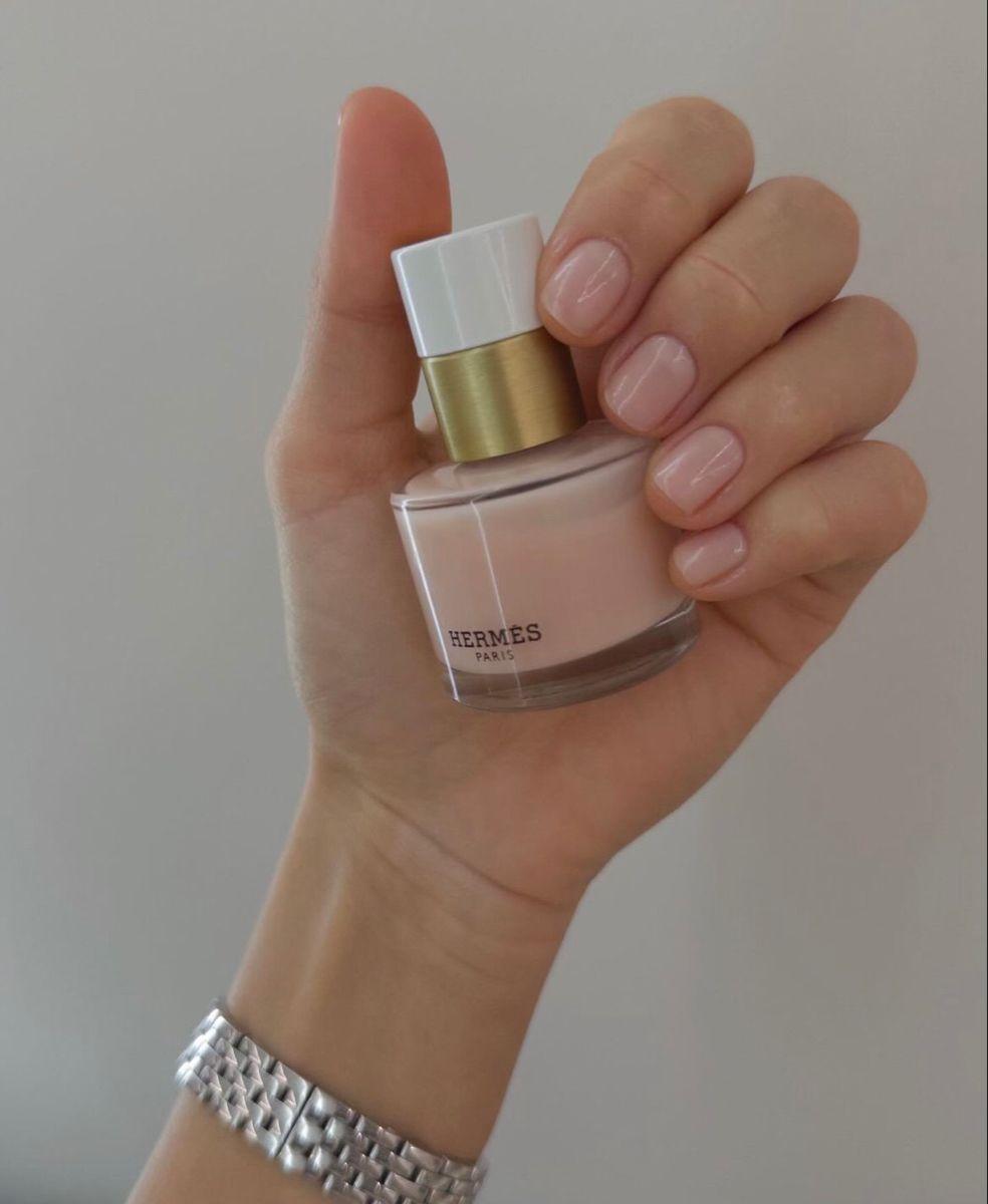 20 самых модных идей маникюра на зиму 2025–2026 года