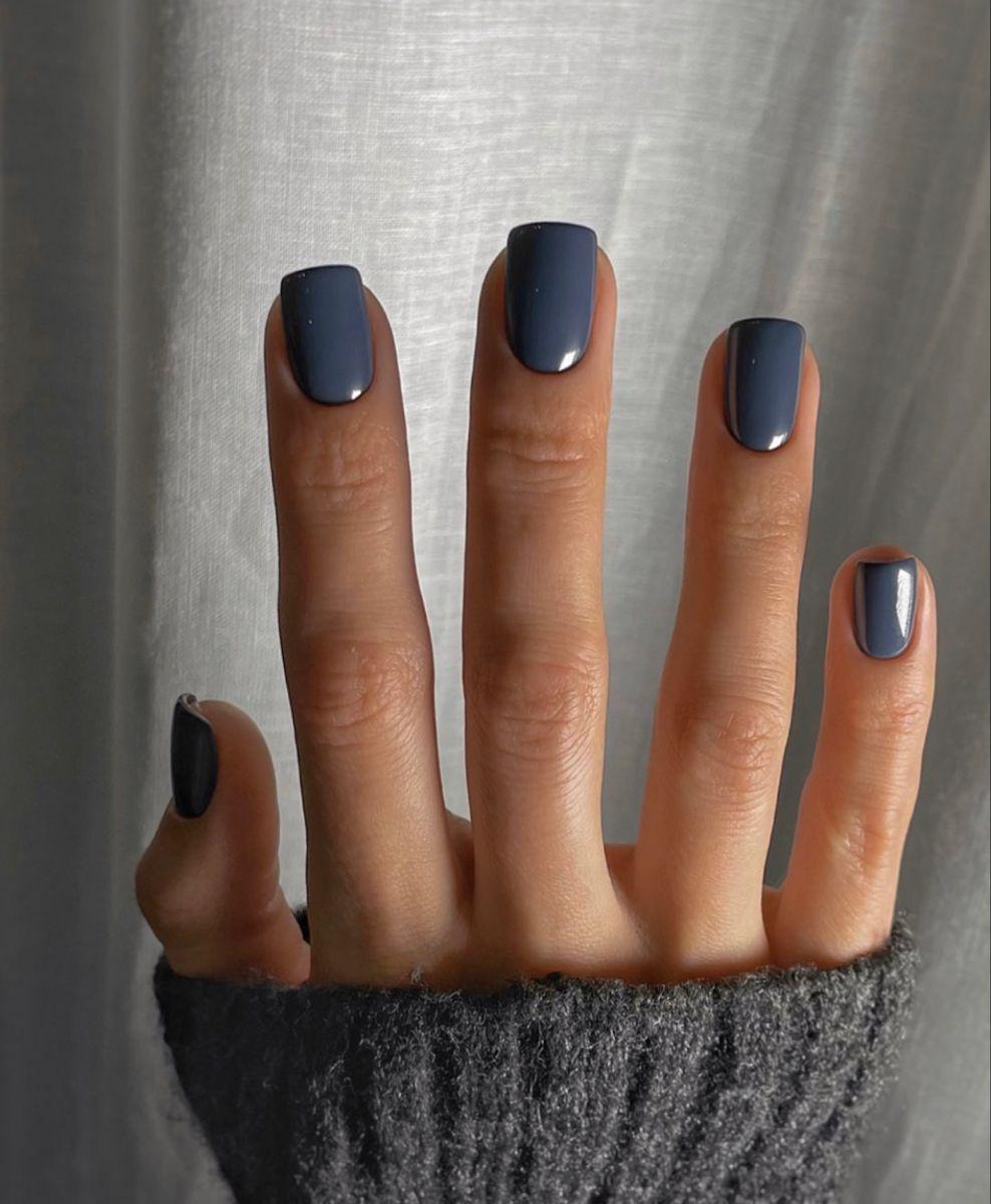 20 самых модных идей маникюра на зиму 2025–2026 года