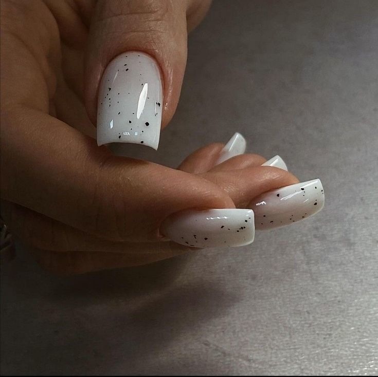 20 самых модных идей маникюра на зиму 2025–2026 года