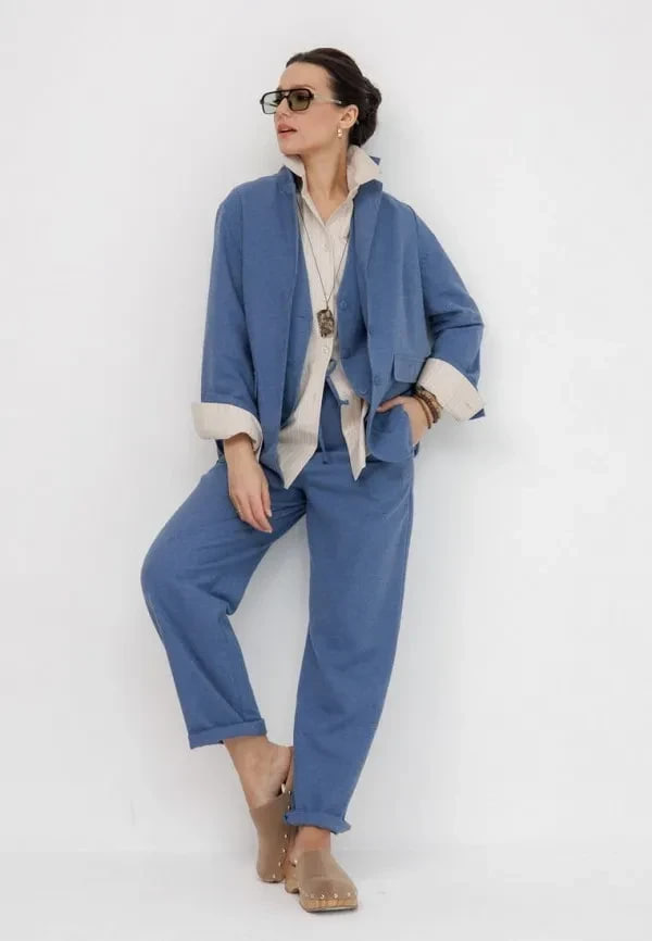 Какой цвет сочетается с синим в одежде