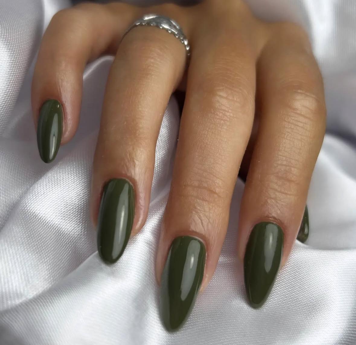 Денежный маникюр на декабрь 2025