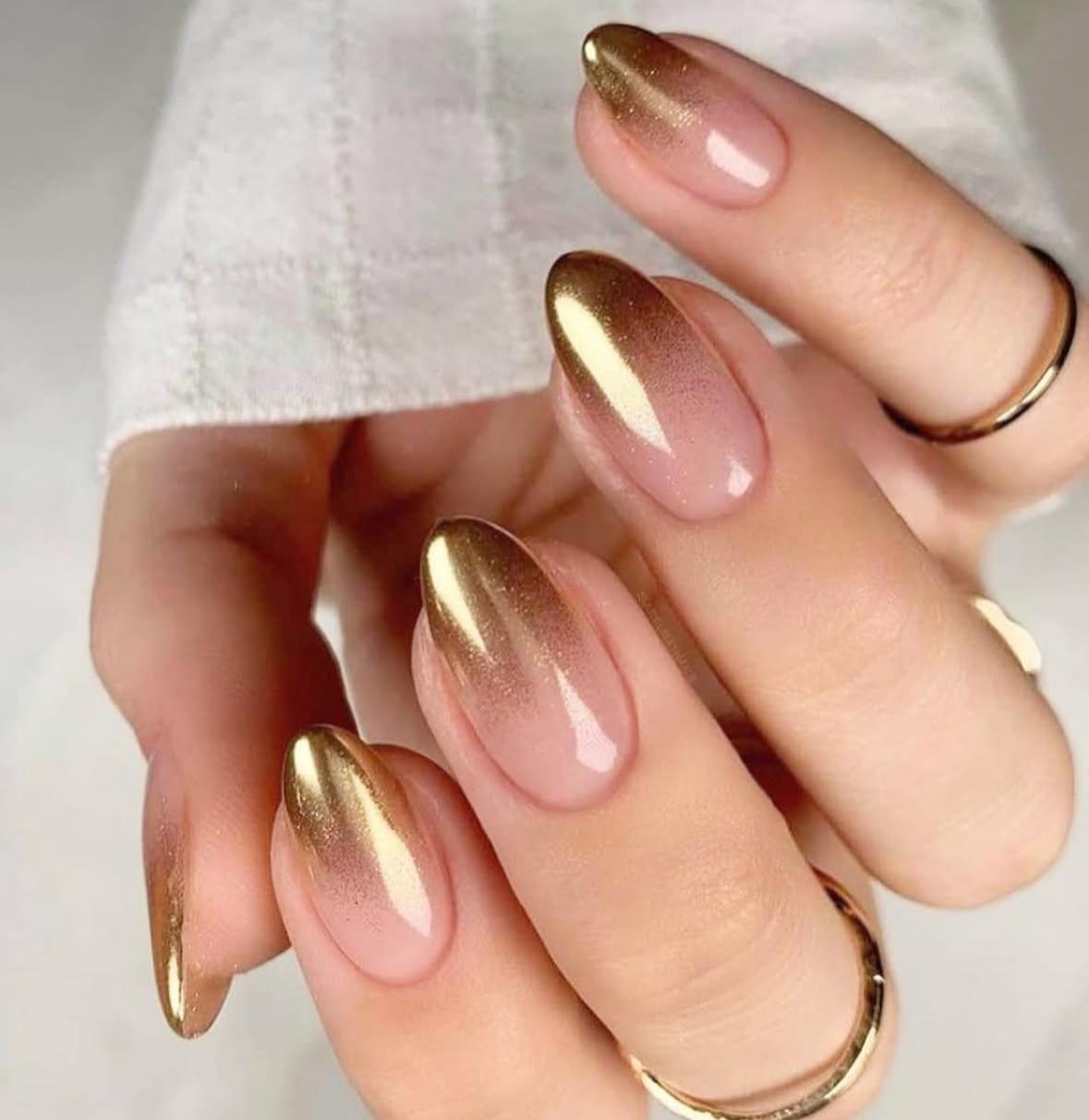 Любовный маникюр на декабрь 2025