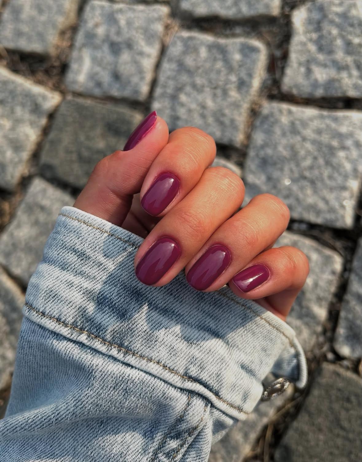 10 самых трендовых оттенков маникюра на зиму 2025-2026