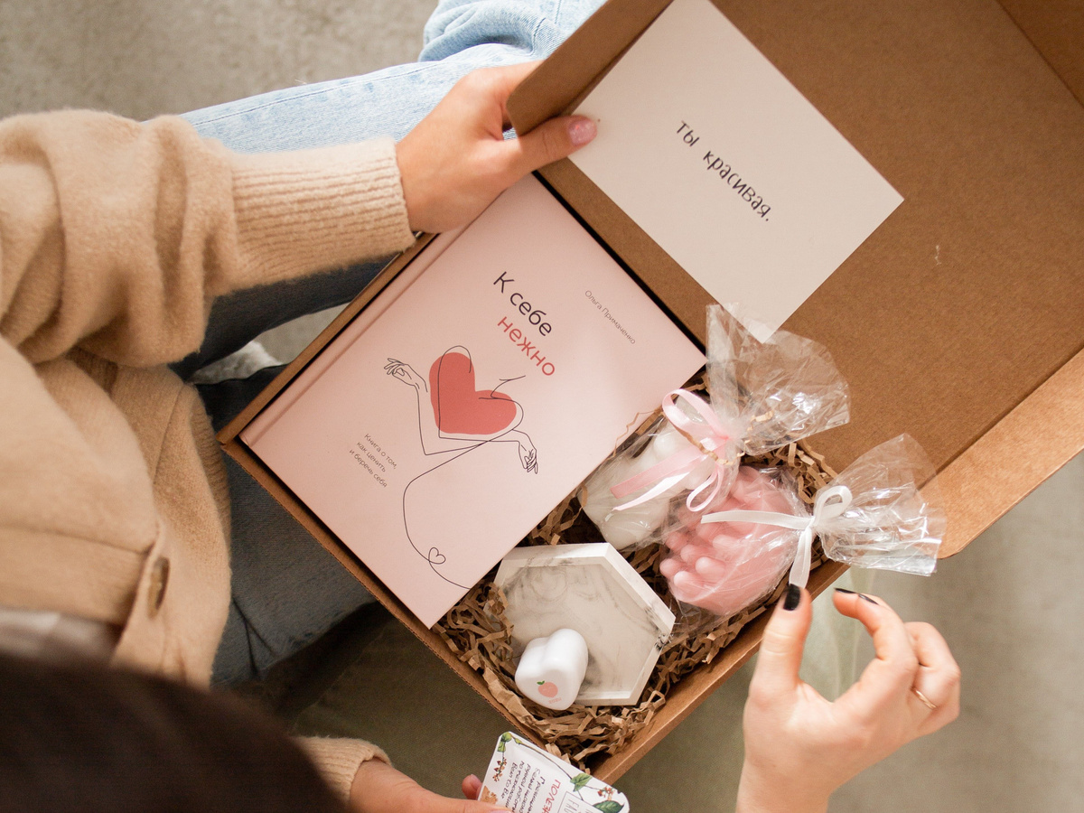 12 идей подарков на День матери 2025