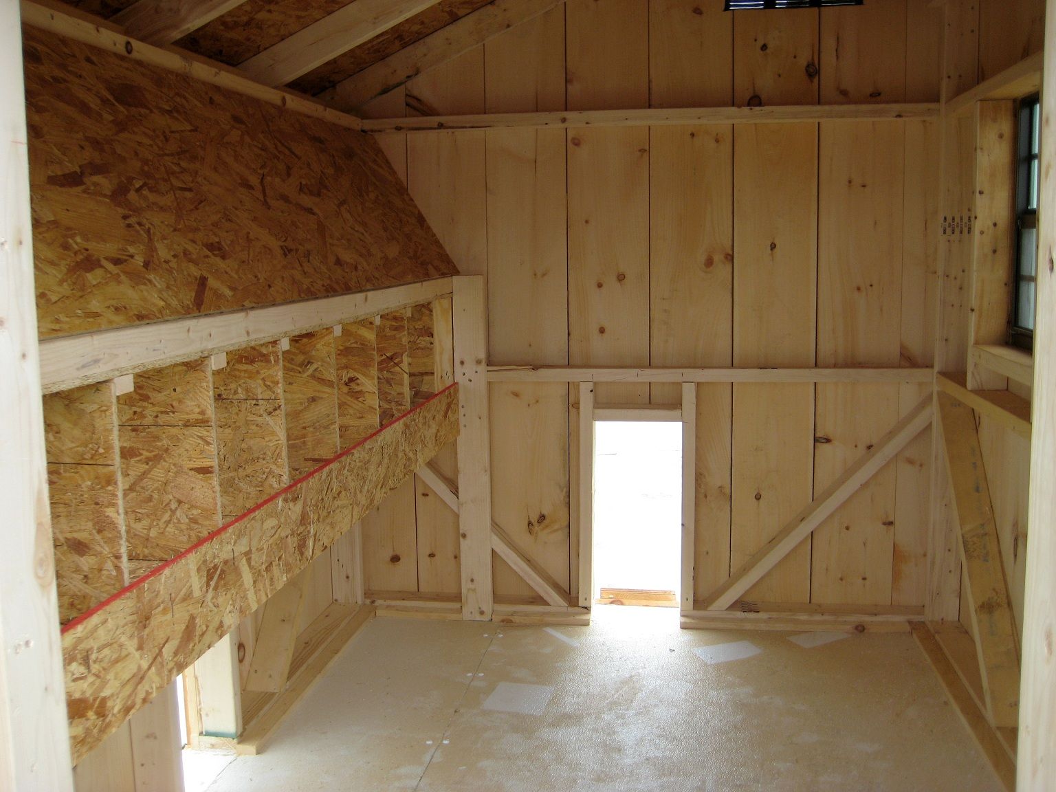 Как и чем утеплить стены курятника на зиму без лишних расходов