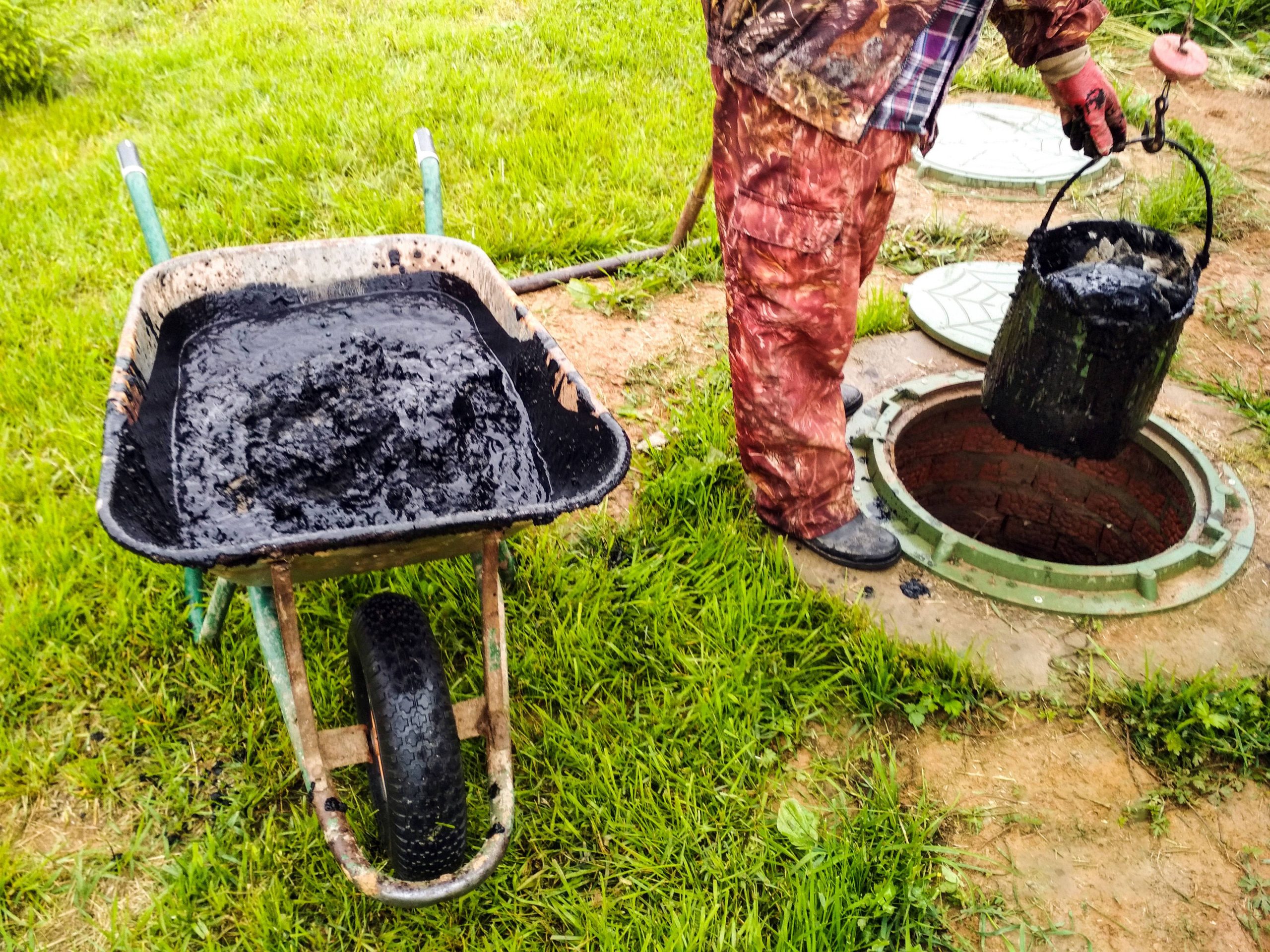 это средство отлично почистит выгребную яму даже зимой