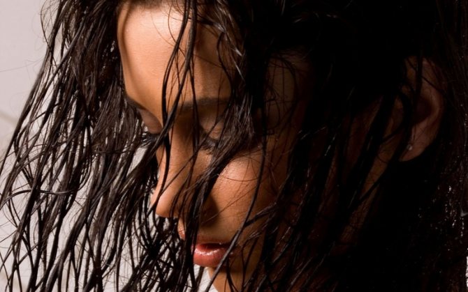 какой безобидный ритуал перед сном губит ваши волосы и здоровье