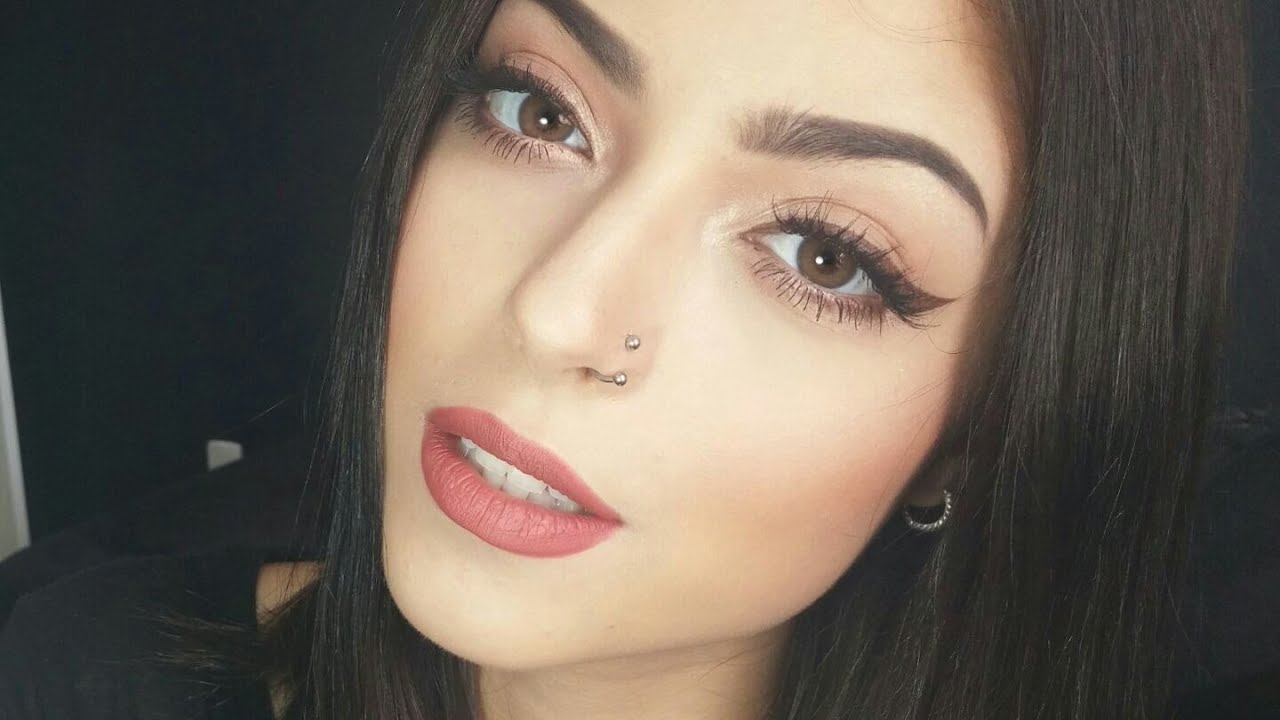 Почему коричневая подводка выглядит естественнее черной