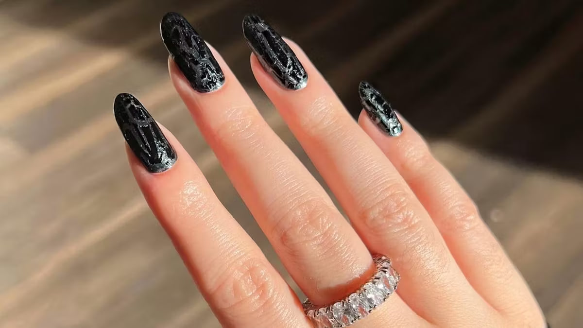 Почему снова в моде маникюр 90-х