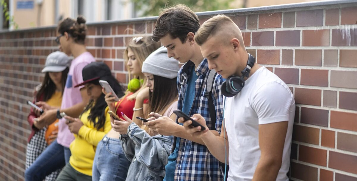 Разрыв между поколениями: что парни-зумеры делают иначе, чем их отцы-миллениалы