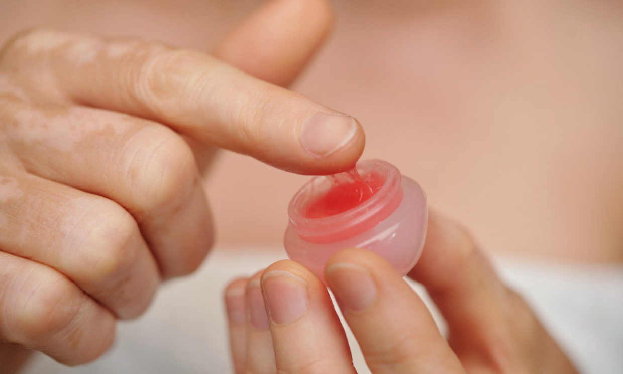 Как правильно наносить матовую помаду, чтобы она держалась дольше